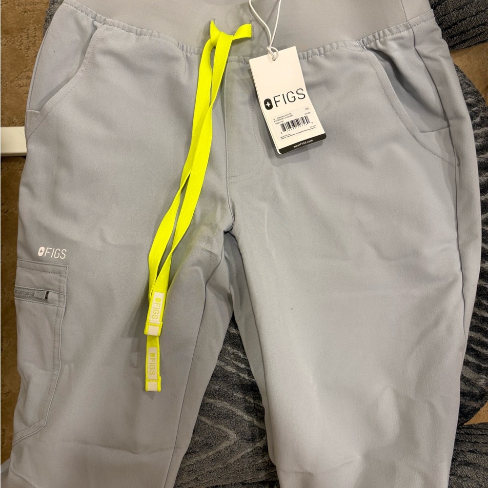 Figs Silver Arrow Zamora Petite Scrub Pants (XS) **limited ed color never worn**